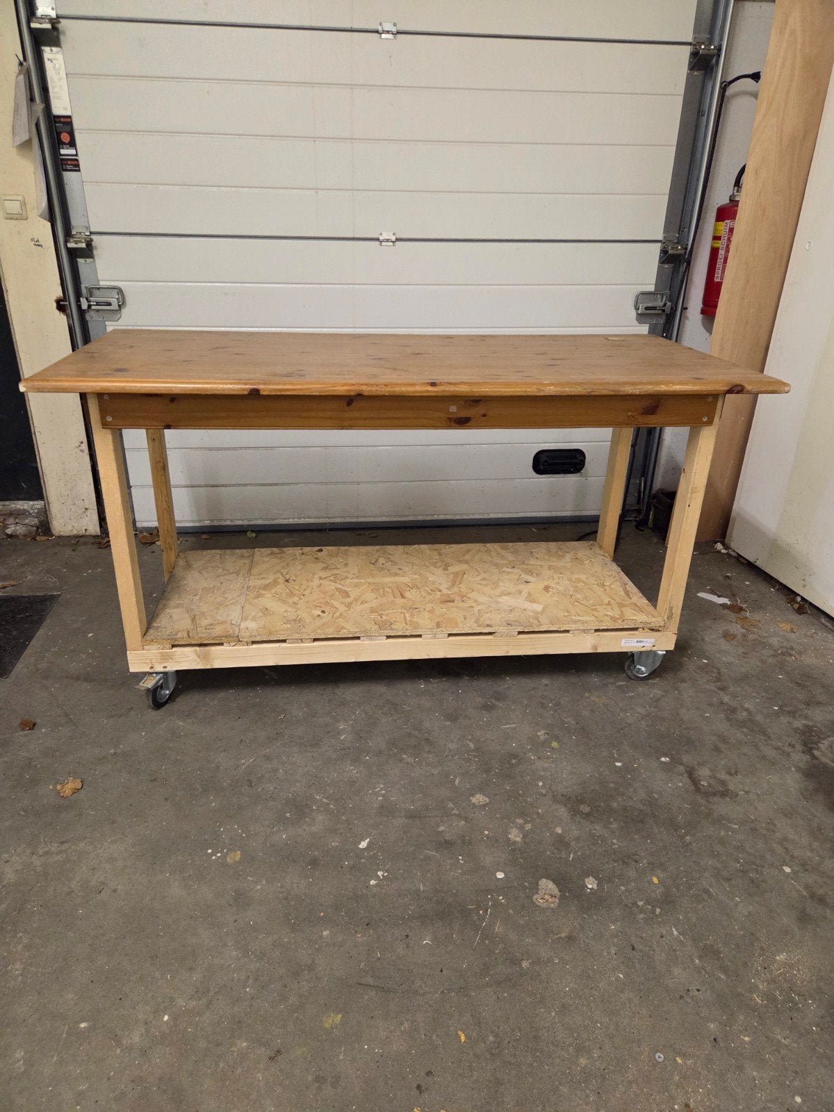 GRATIS tafel op wielen plus 3 pallets, Ophalen, Gebruikt, 170 cm of meer