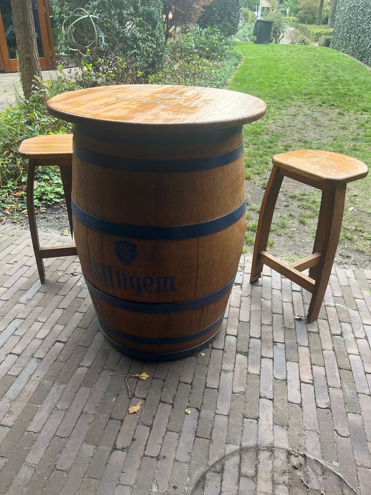 Affligem biervat tafel met 2 krukken, Tuin en Terras, Ophalen of Verzenden, Gebruikt, Rond, Hout