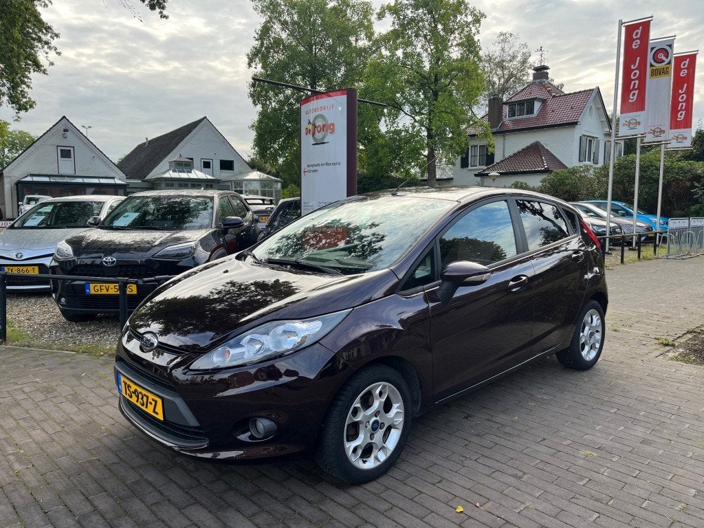 Ford FIESTA 1.4 GHIA AUTOMAAT 5-DEURS / AIRCO / RADIO-CD / E, 15 km/l, Fiësta, 550 kg, 900 kg