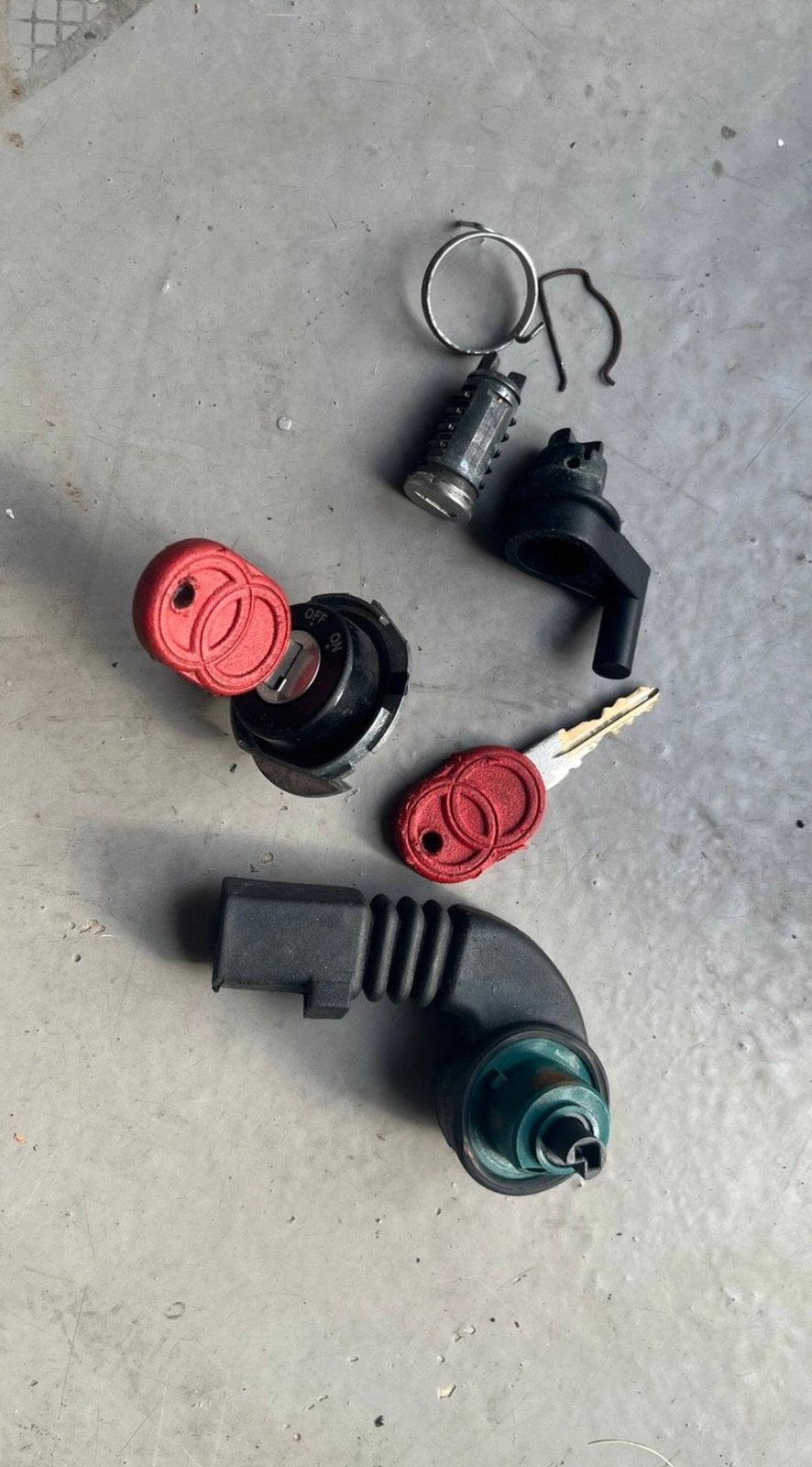 Gilera runner contactsloten set 2 sleutels en cilinders, Ophalen of Verzenden, Gebruikt