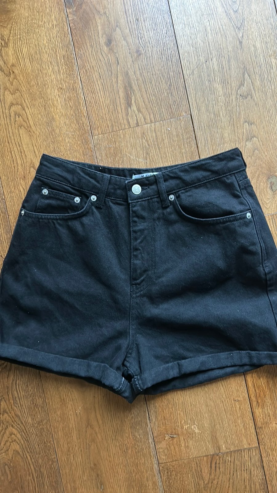 zwarte denim shorts van NA-KD in maat 38., Maat 38/40 (M), Kort, Zwart, Ophalen of Verzenden