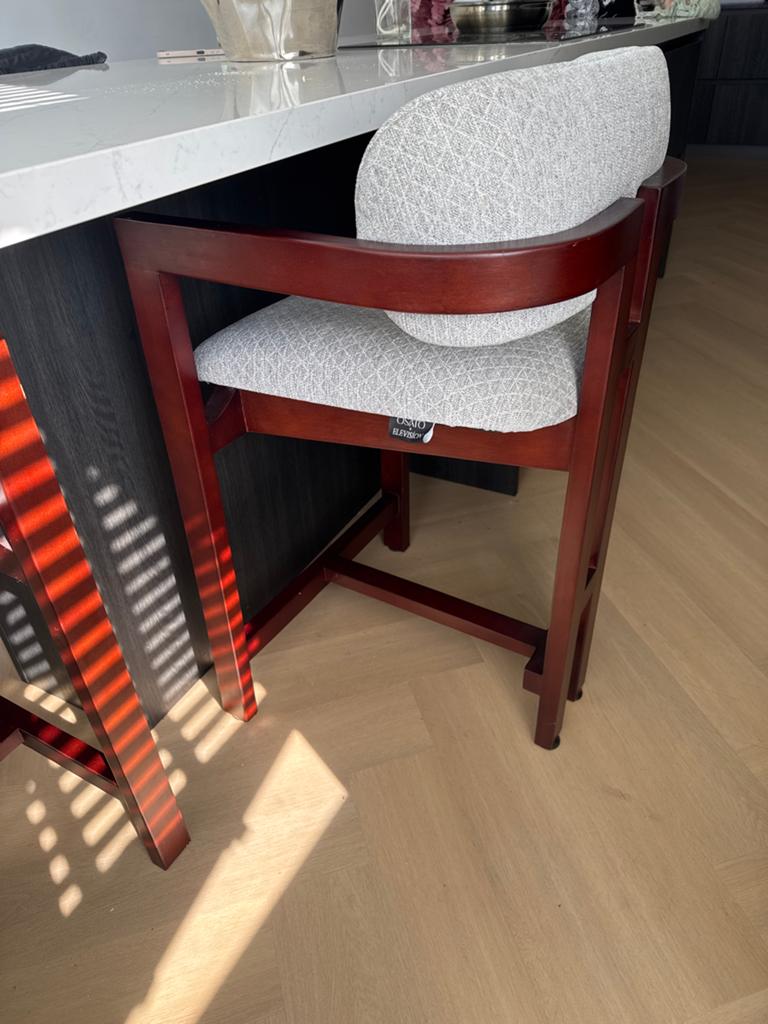 4x Japandi luxe  houten barkruk met stoffen bekleding, Met voetsteun, 60 tot 90 cm, Ophalen of Verzenden, Zo goed als nieuw