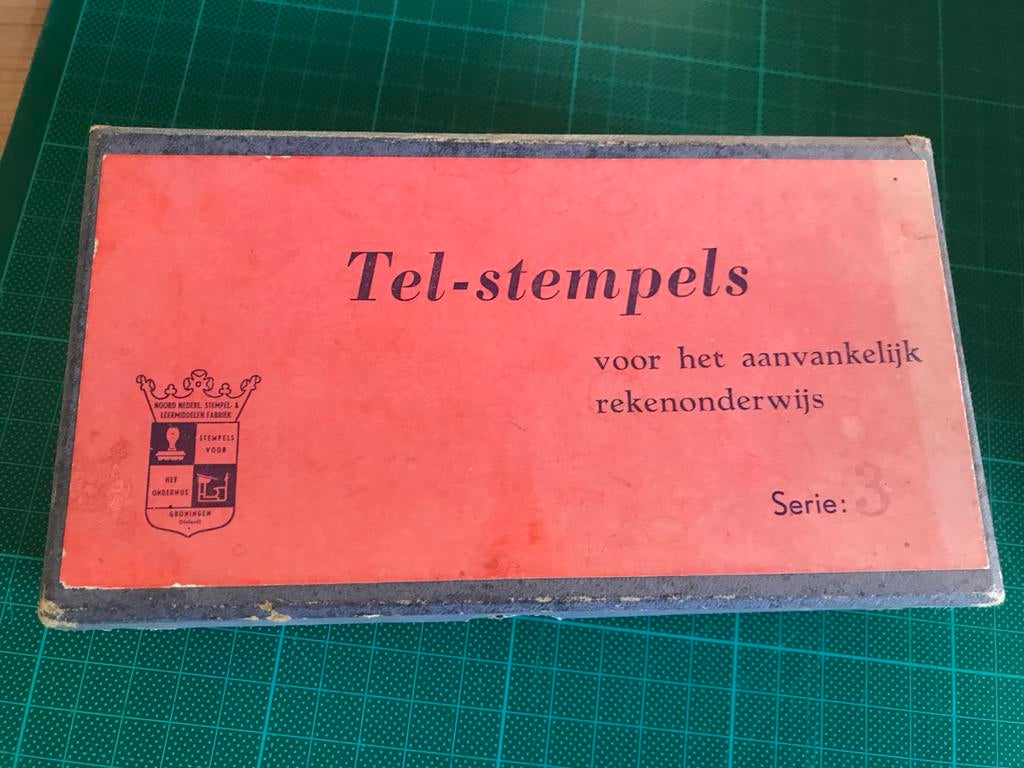 Tel-stempels serie 3 - Origineel doosje met houten latjes, Hobby en Vrije tijd, Ophalen of Verzenden, Gebruikt, Houten stempel
