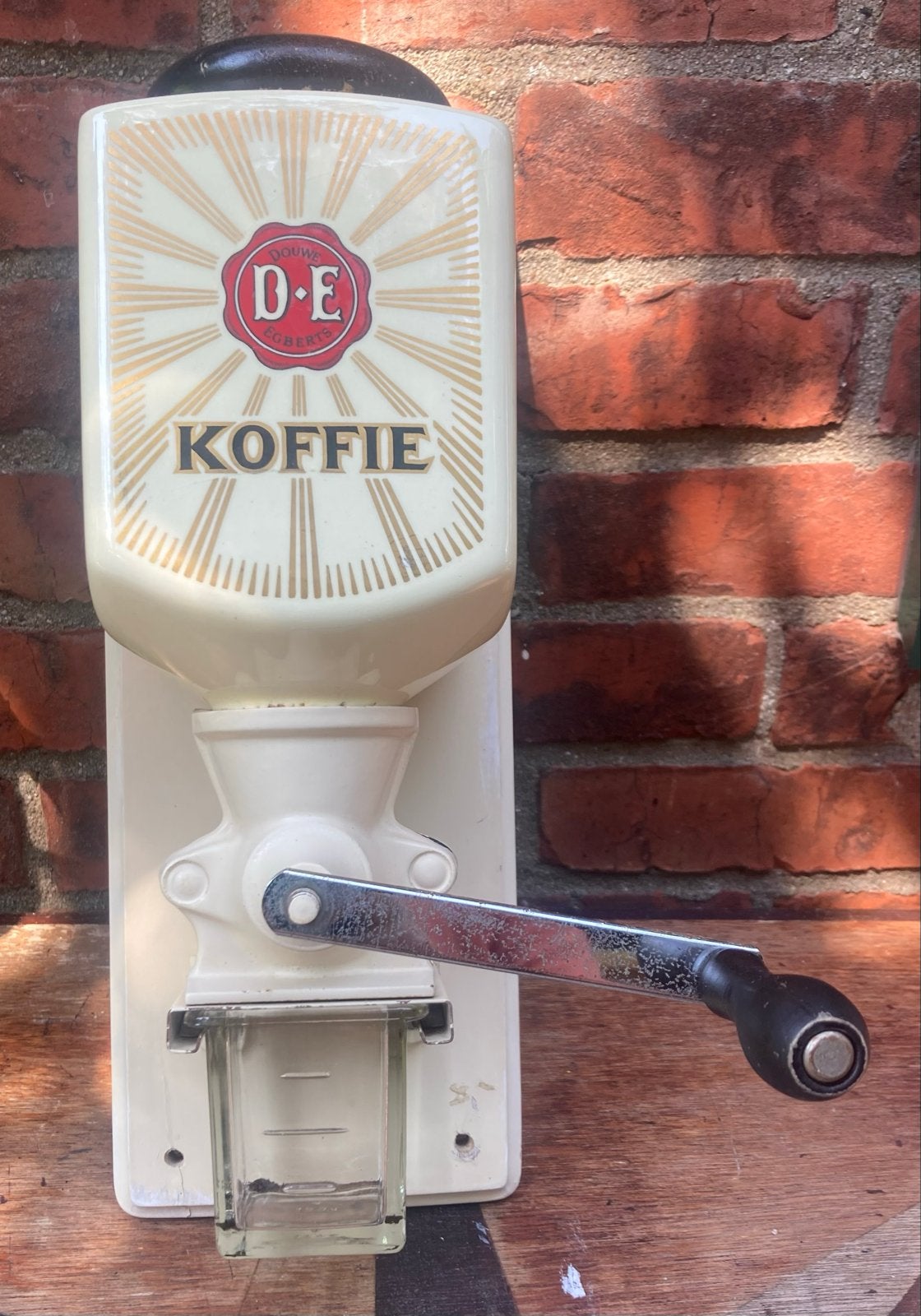 Douwe Egberts Koffiemolen - Vintage Wandmodel met Glas, Antiek en Kunst, Antiek | Keukenbenodigdheden, Ophalen of Verzenden