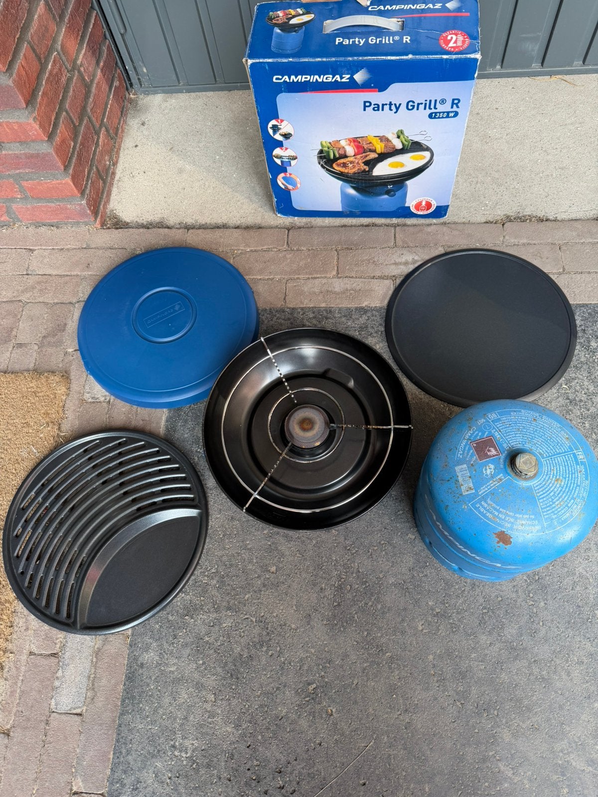 Campingaz Party Grill | BBQ en Kookplaat, Ophalen, Zo goed als nieuw
