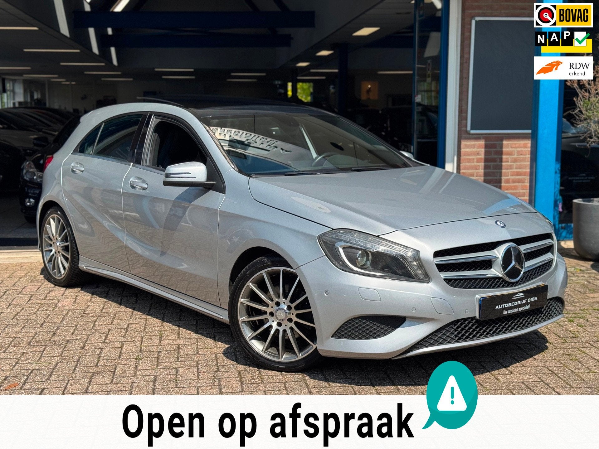 Mercedes-Benz A-klasse 200 AMG 2013 AUT NAVI CLIMA LM NAP, Auto's, Dealer onderhouden, Gebruikt, Bedrijf, Automatische klimaatregeling