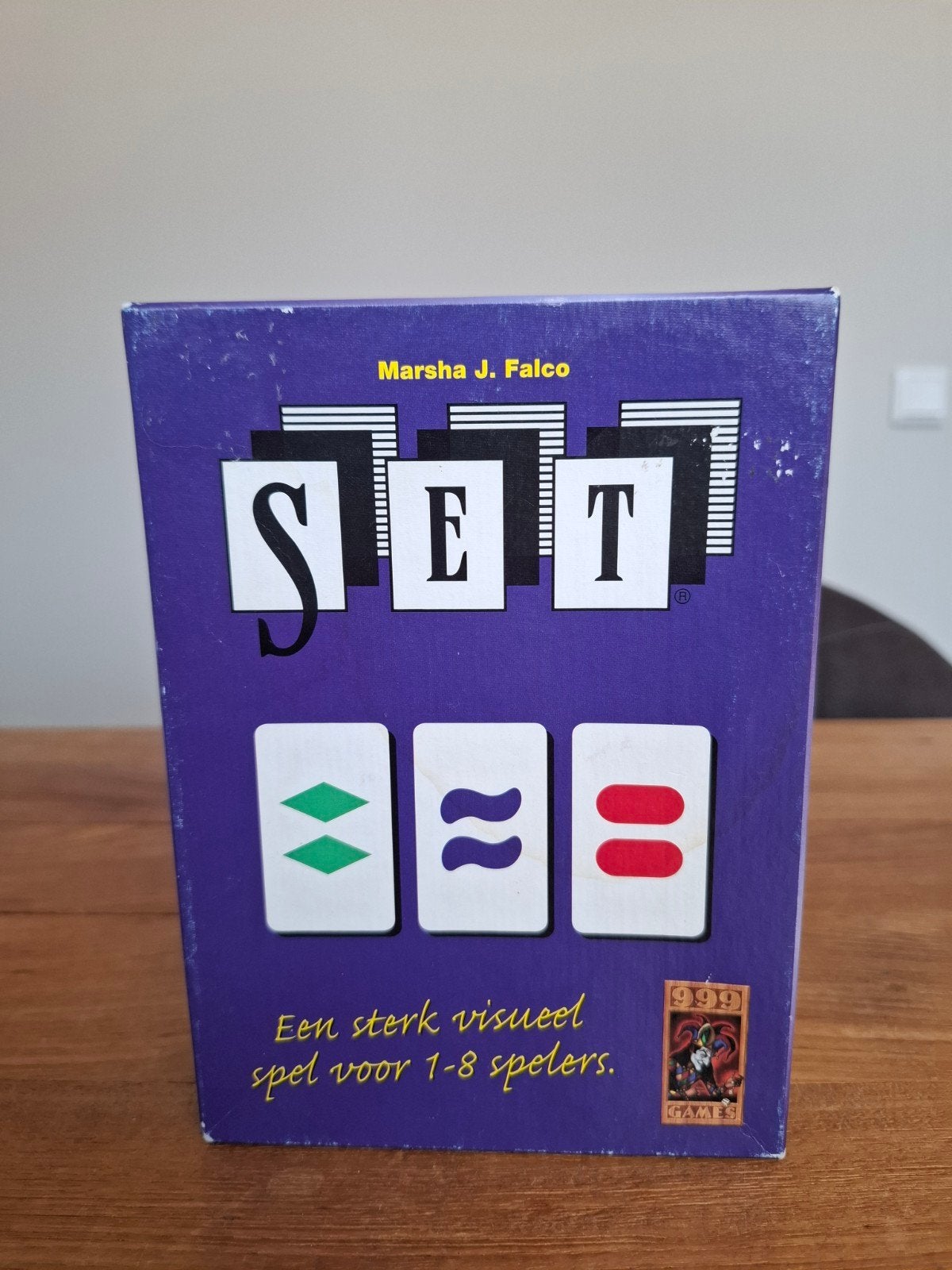 SET Kaartspel - Licht beschadigde verpakking, Vijf spelers of meer, Ophalen of Verzenden, Gebruikt, 999 Games
