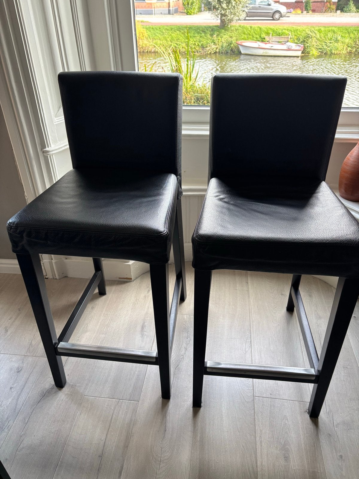 2 zwarte barkrukken van IKEA, Huis en Inrichting, Ophalen, Gebruikt, Met voetsteun, 90 cm of meer