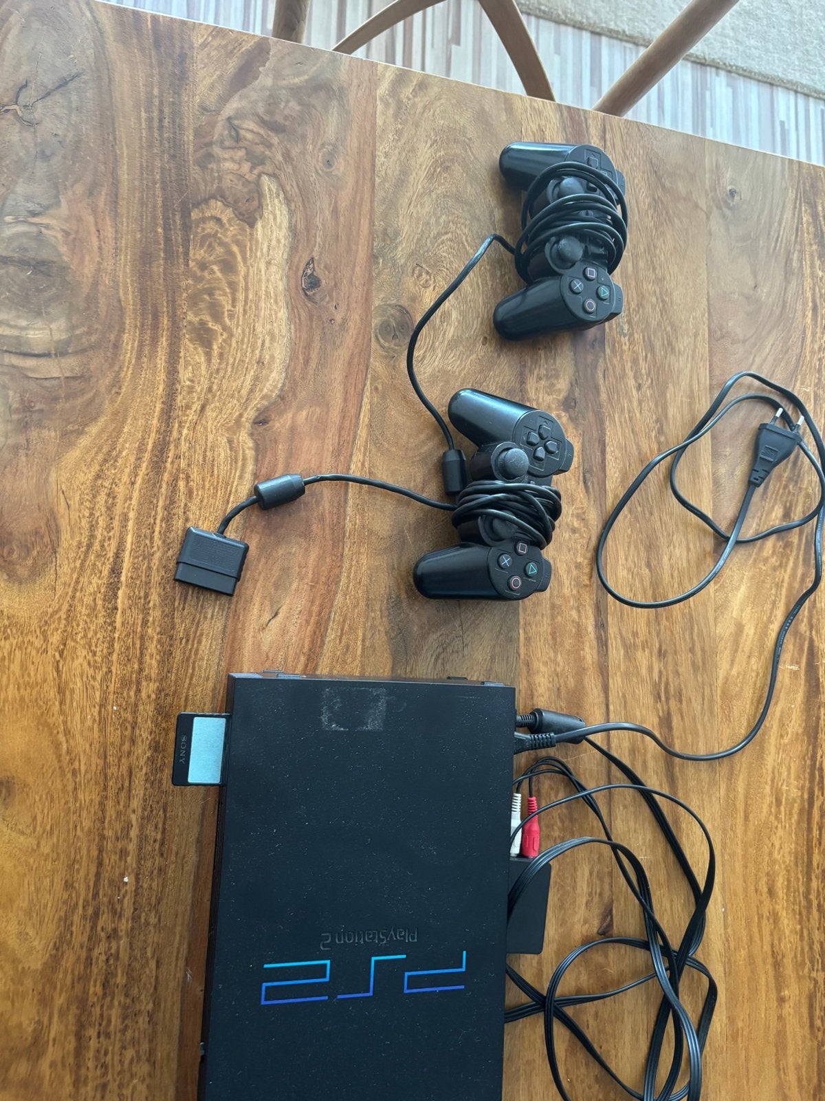 PlayStation 2 Slim met 2 controllers en HDMI-adapter, Gebruikt, Verzenden, Zwart, Met 2 controllers