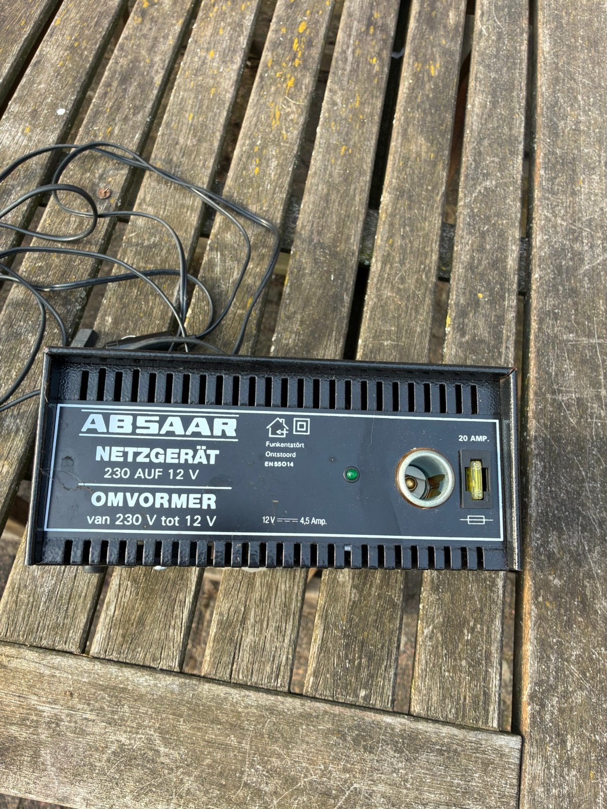 Absaar omvormer 230v naar 12v