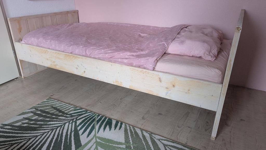 Houten kinderbed met lattenbodem, Ophalen, 85 tot 100 cm, Gebruikt, Lattenbodem