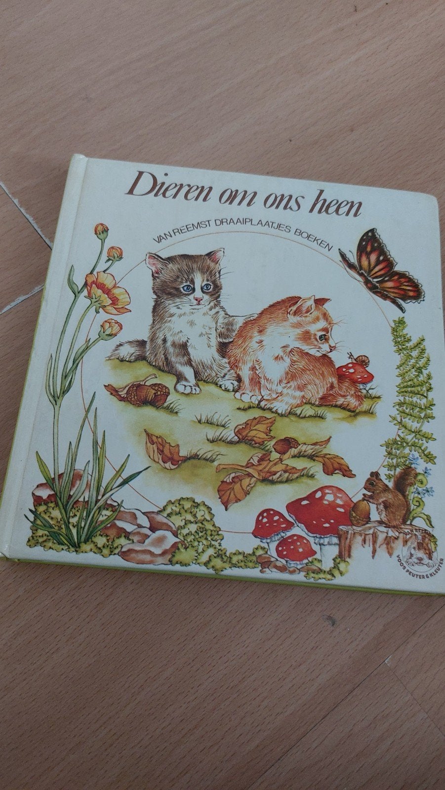 te koop dieren om ons heen, Boeken, Ophalen of Verzenden, Zo goed als nieuw
