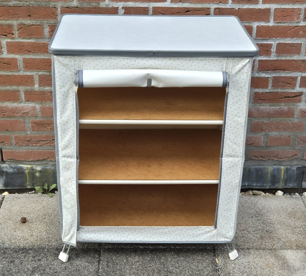 Handige vintage campingkast met 3 planken, Caravans en Kamperen, Ophalen, Zo goed als nieuw, Campingkast