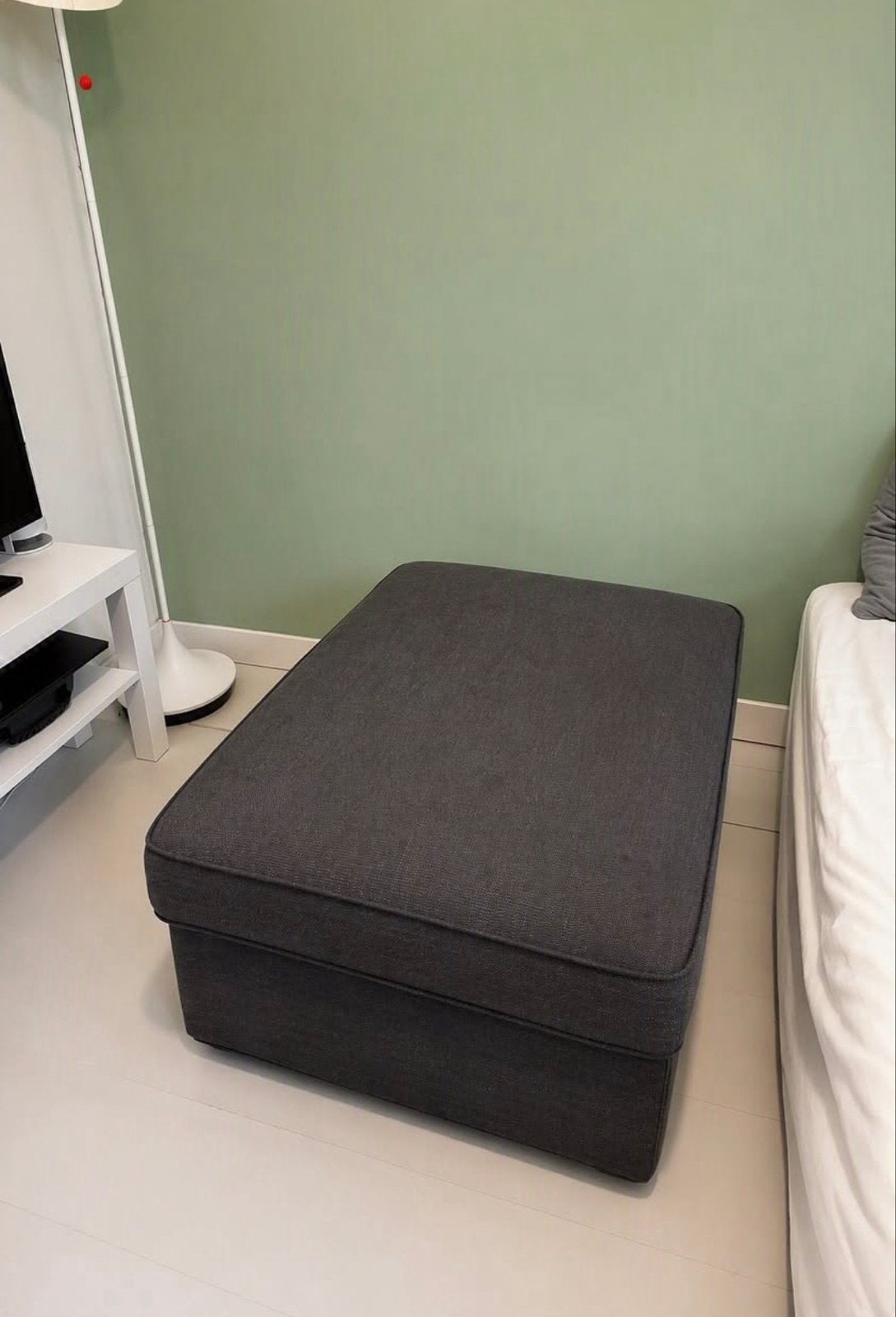 IKEA Kivik (puff/footstool), Huis en Inrichting, Banken | Voetenbanken en Poefen, Ophalen, Gebruikt, 75 tot 100 cm, Stof