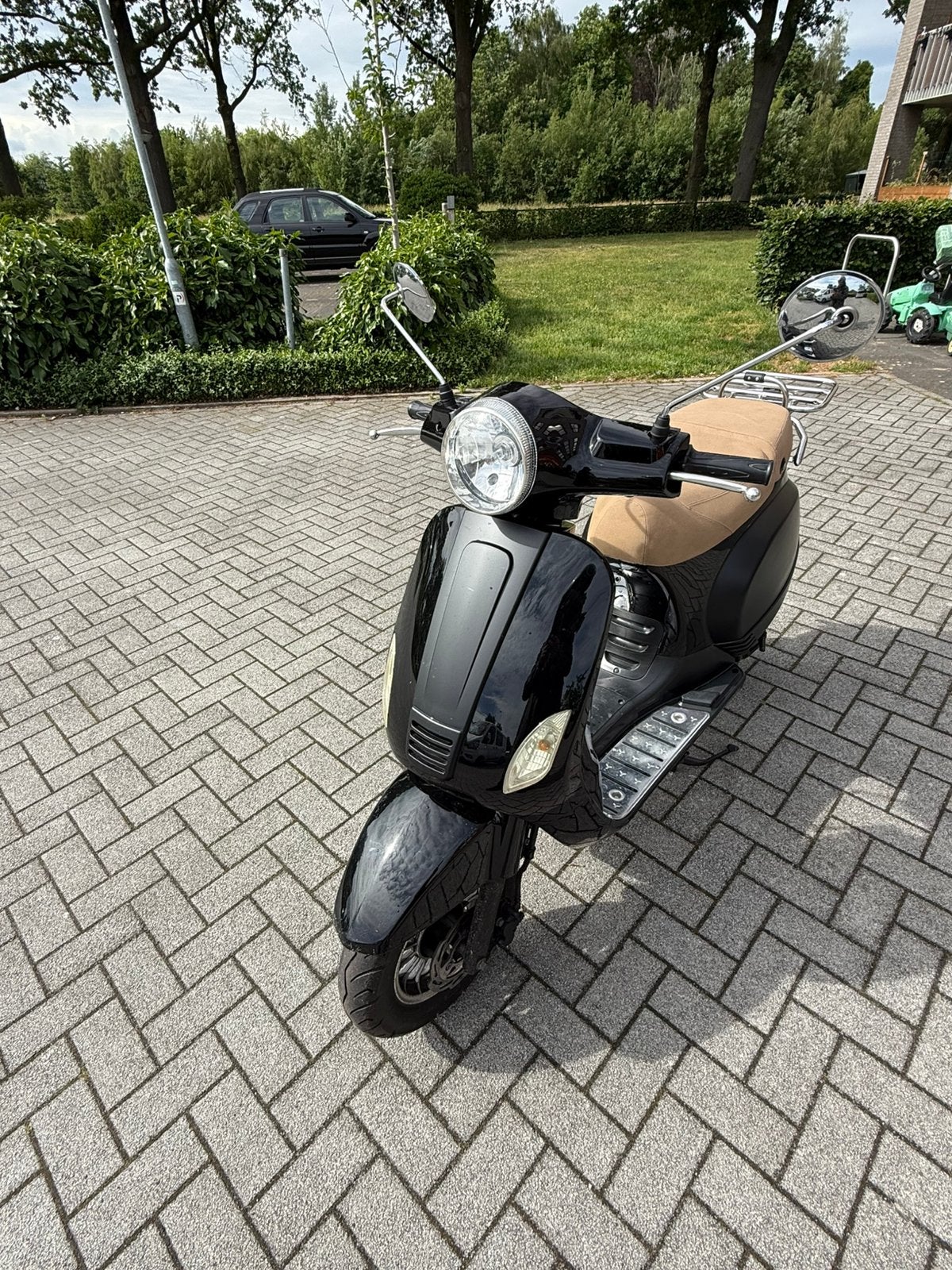 Xinix scooter