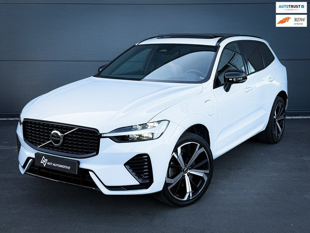 Volvo XC60 2.0 T6 Plug-in hybrid AWD R-Design, Pano, Stuurve, Gebruikt, 1969 cc, Wit, Bedrijf