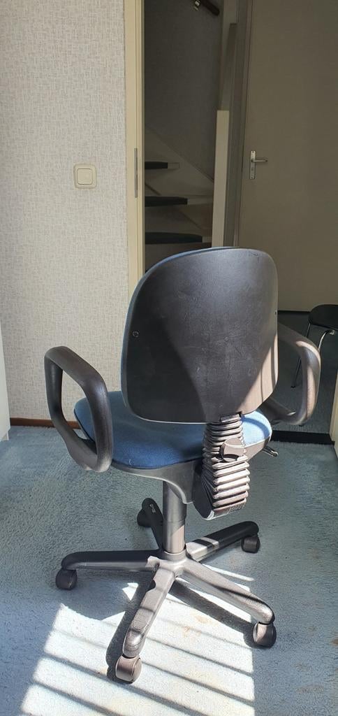 Bulo bureaustoel - gratis op te halen, Huis en Inrichting, Ophalen, Gebruikt, Blauw, Bureaustoel