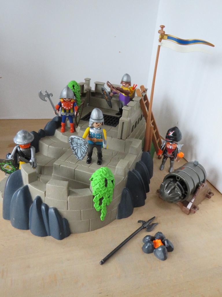 Playmobil ridder burcht met gevangenis., Kinderen en Baby's, Speelgoed | Playmobil, Zo goed als nieuw, Complete set, Ophalen of Verzenden
