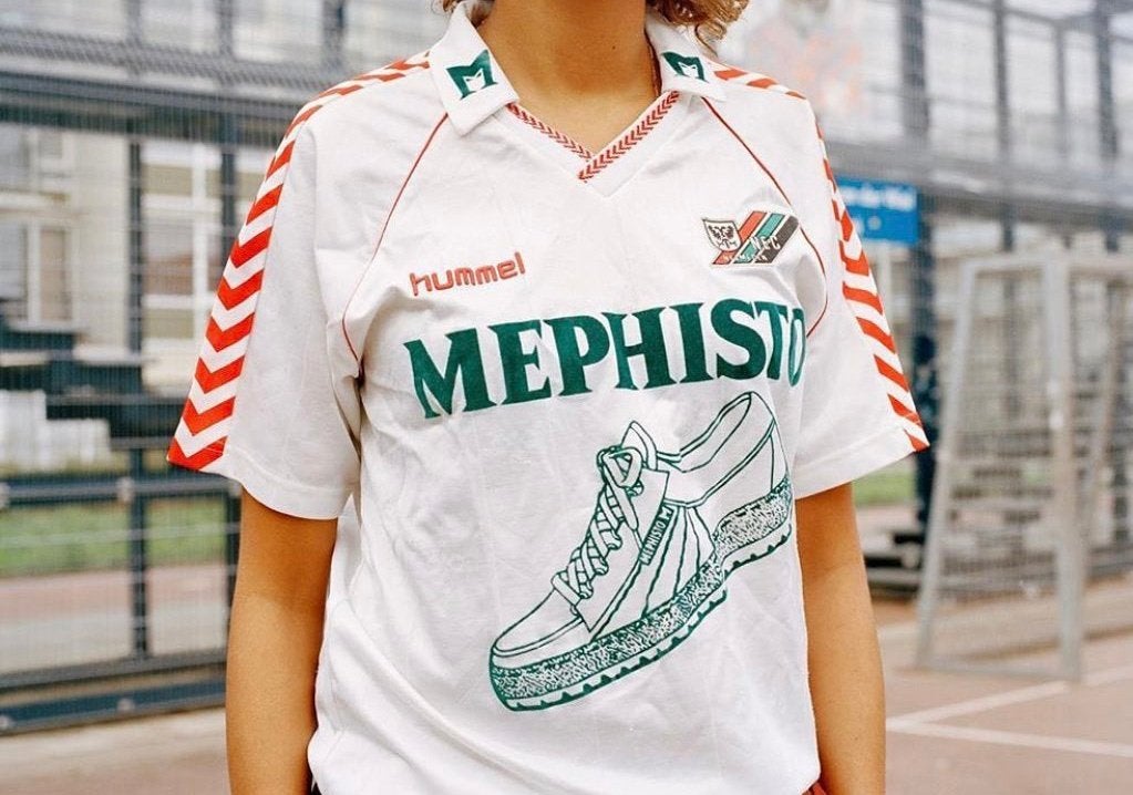 Gezocht: Nec Nijmegen shirt Mephisto/ VGZ, Ophalen of Verzenden, Zo goed als nieuw, Overige binnenlandse clubs, Shirt