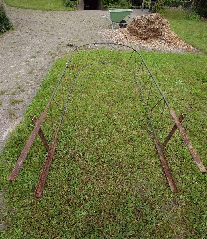 (Twee) decoratieve metalen tuinboog / rozenboog gietijzer, Ophalen of Verzenden, Gebruikt, IJzer, Overige typen