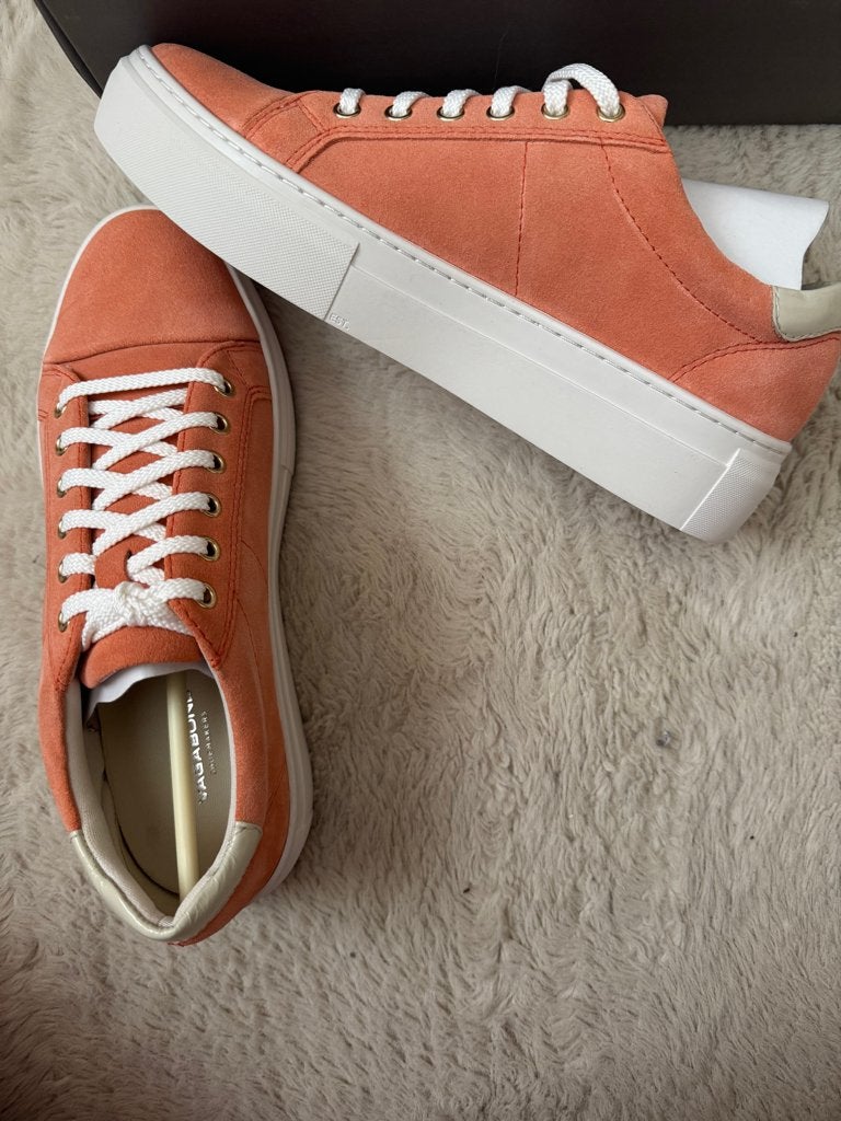 Nieuw! Vagabond Luxe Suède Sneakers – Koraal Mt 38, Kleding | Dames, Schoenen, Nieuw, Oranje, Ophalen of Verzenden, Sneakers of Gympen