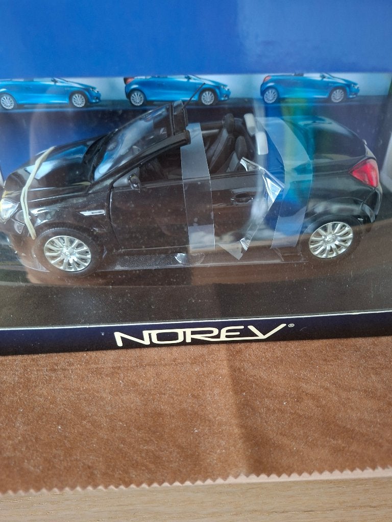 opel tigra twintop zwart  1/18, Hobby en Vrije tijd, Modelauto's | 1:18, Ophalen of Verzenden, Nieuw, Auto, Norev