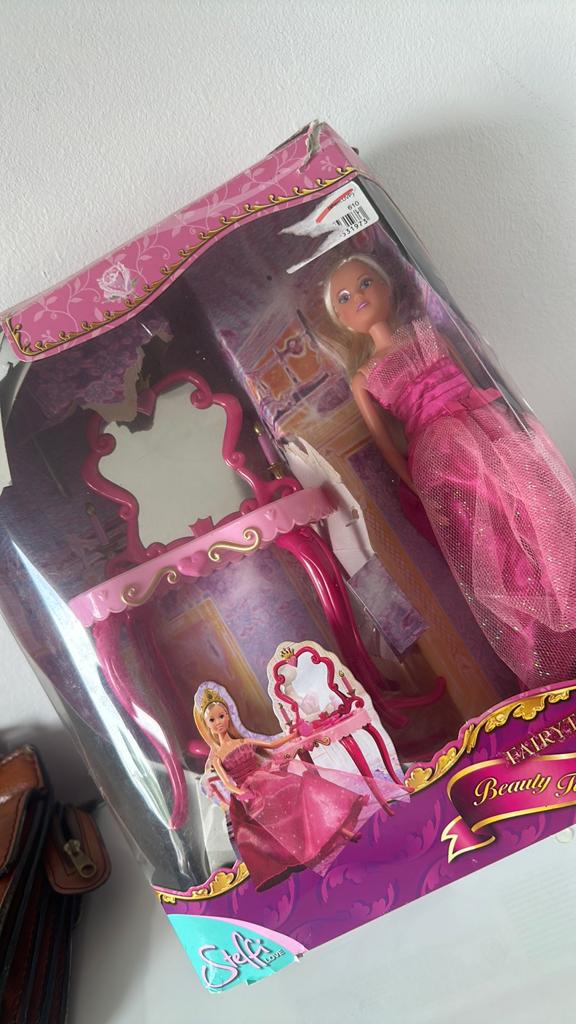 Barbie tekoop aangeboden, Ophalen of Verzenden, Zo goed als nieuw, Pop