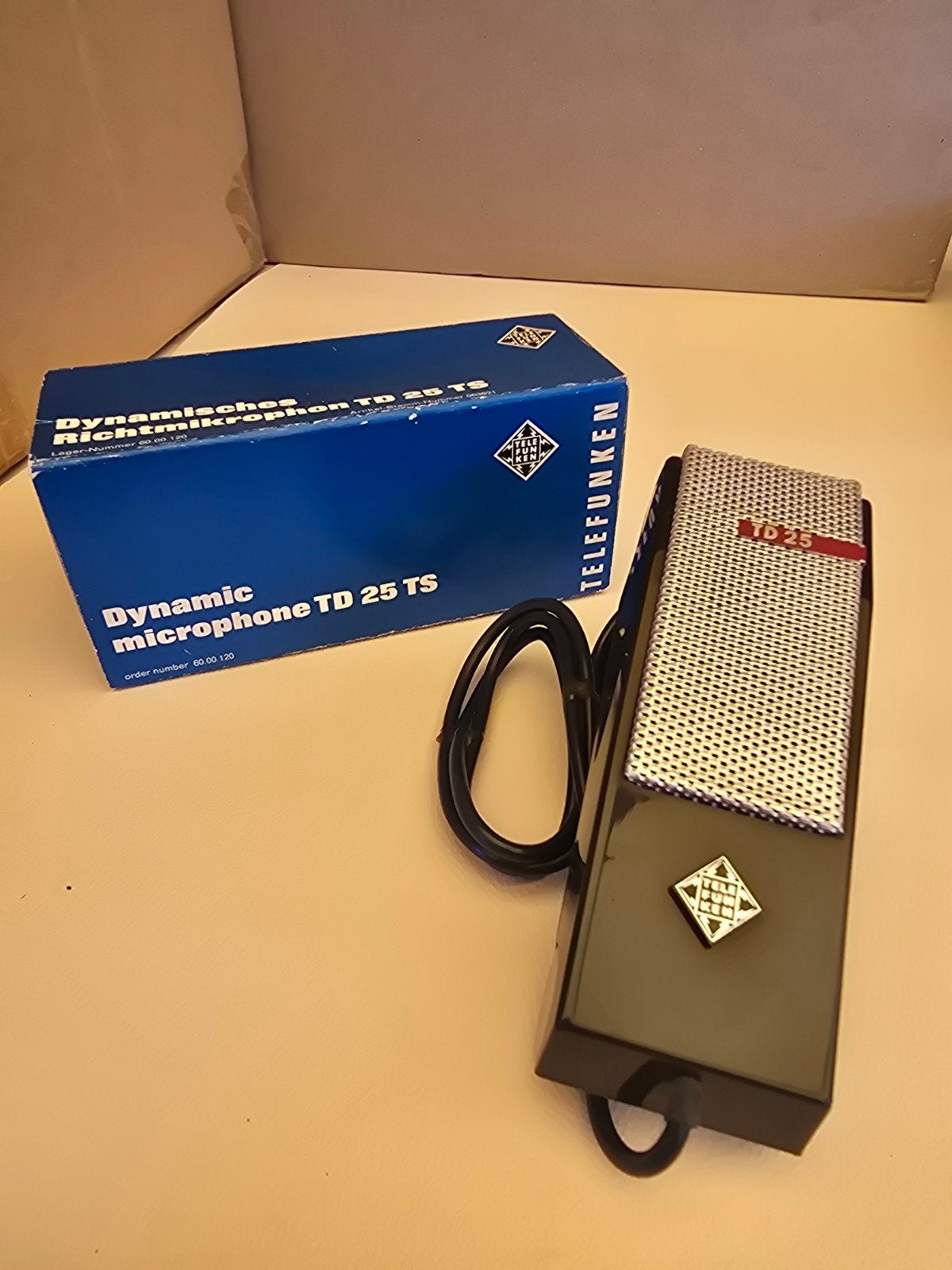 Telefunken Dynamic Microphone TD 25 TS met doos, Ophalen of Verzenden, Gebruikt, Instrumentmicrofoon