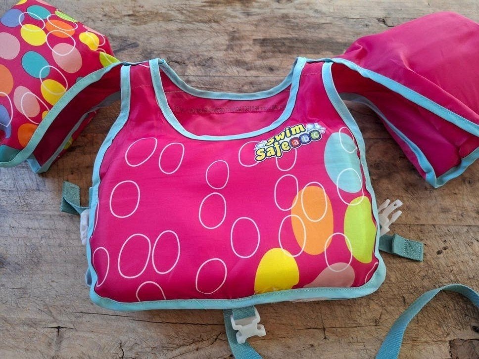 Swim Safe zwemvest met armvleugels 19-30kg, Ophalen of Verzenden, Zo goed als nieuw