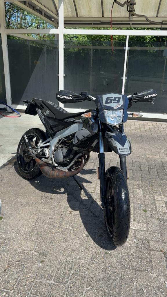 Aprilia sx 50 2019, Fietsen en Brommers, Ophalen, Tweetakt, Gebruikt, Overige modellen