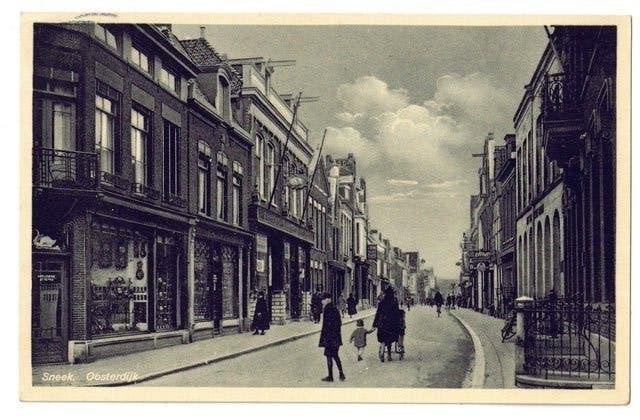 Sneek - Oosterdijk (1936) - volk- straatbeeld - winkels, Verzamelen, Verzenden, 1920 tot 1940, Gelopen, Friesland