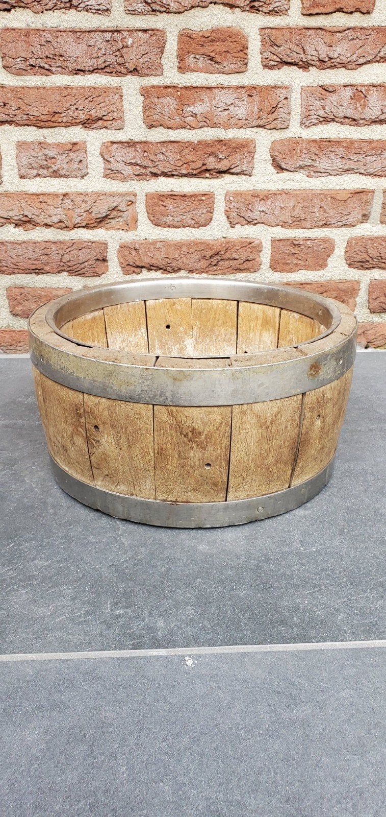 Vintage, brocante oude houten kaasmal met metalen banden, Ophalen, Gebruikt, Bruin, Vintage