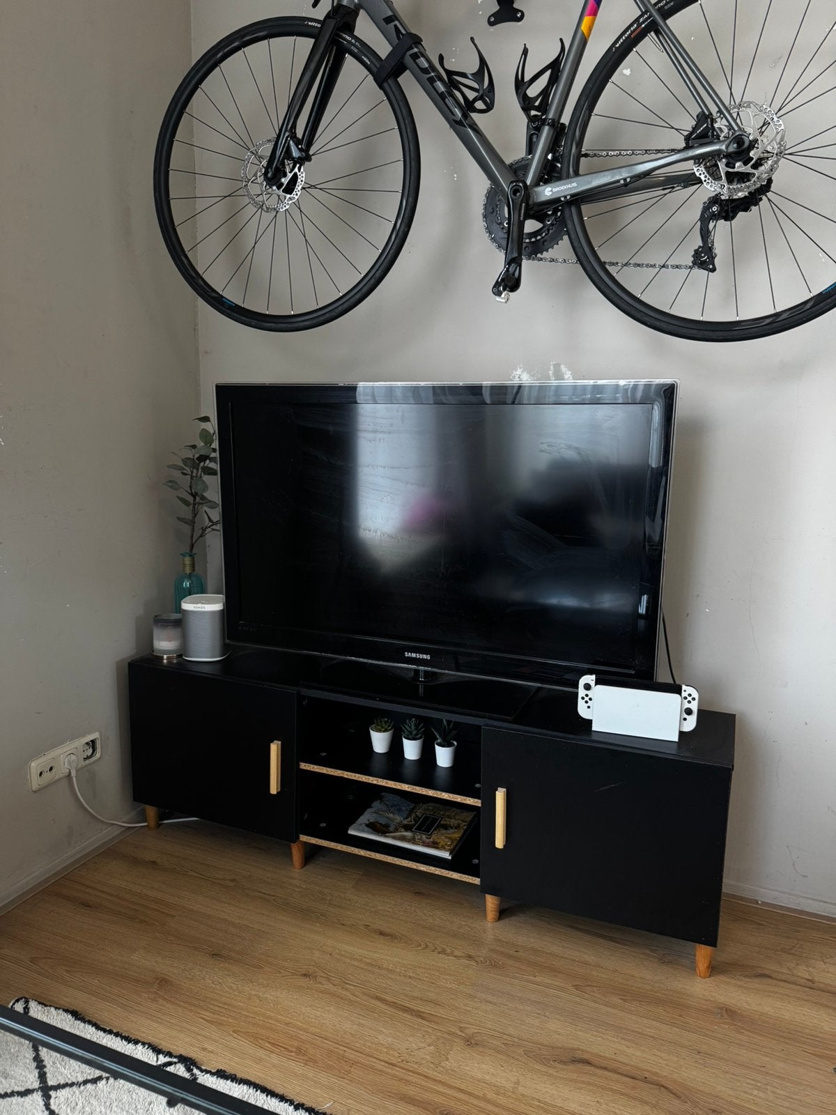 TV meubel zwarte houten, Huis en Inrichting, Kasten | Televisiemeubels, Ophalen, Zo goed als nieuw, 25 tot 50 cm, Minder dan 100 cm