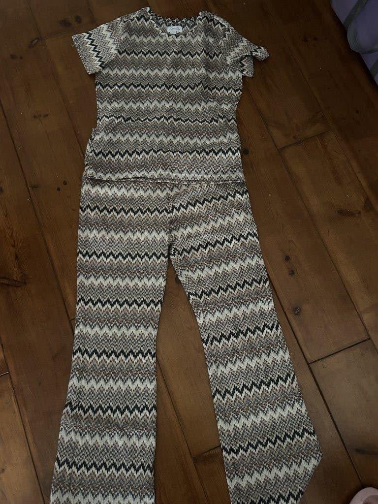 Nieuw! Set broek + tshirt Cotton Club Missoniprint groen XXL, Kleding | Dames, Jasjes, Kostuums en Pakken, Kostuum of Pak, Maat 46/48 (XL) of groter