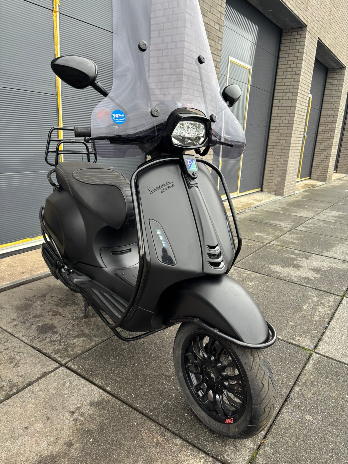 Vespa sprint 2019 7 duizend kilometer bomvol opties, Ophalen, Zo goed als nieuw