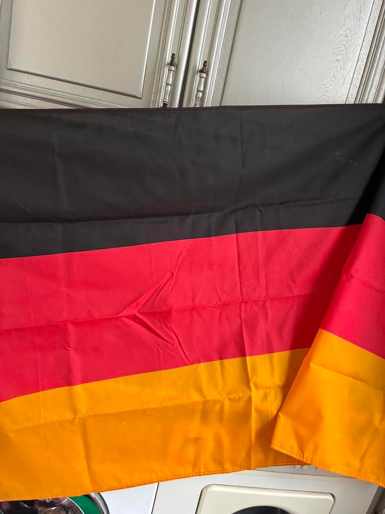 De Duitse vlag, Ophalen of Verzenden, Zo goed als nieuw