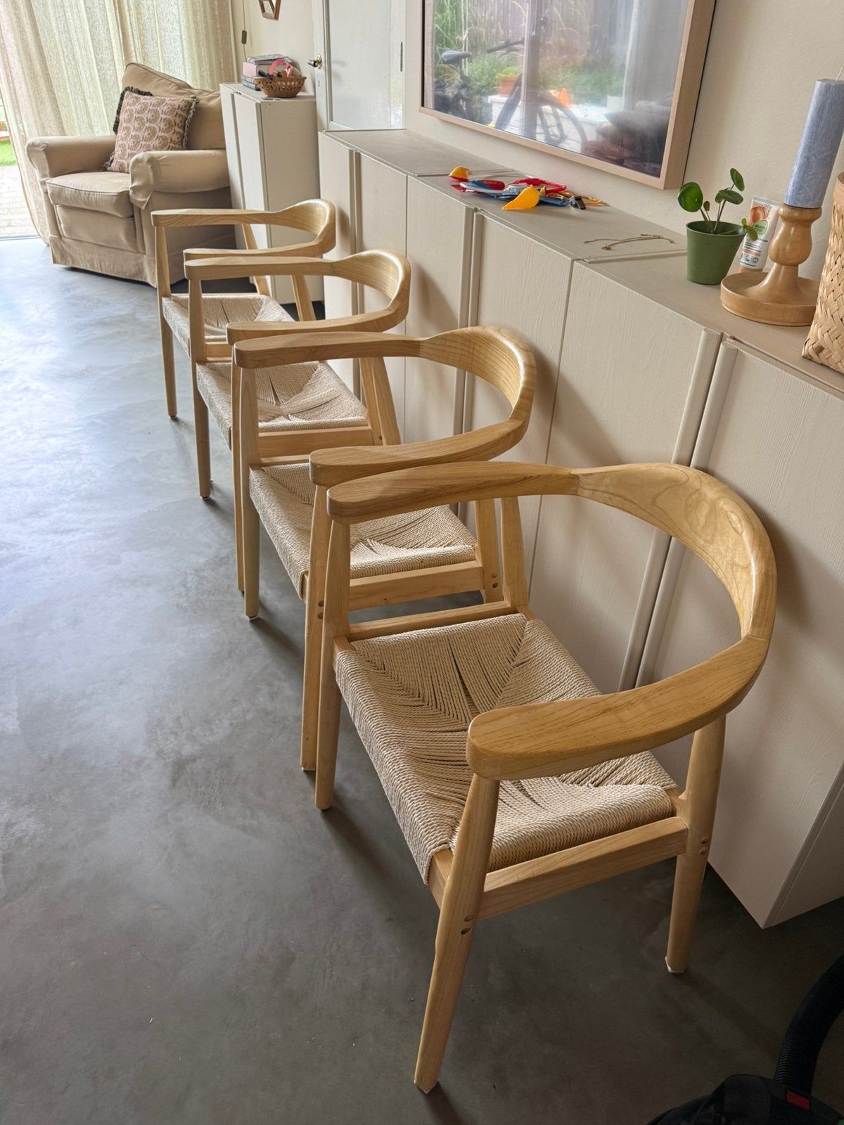 4 Ibiza houten stoelen met gevlochten touw / riet zitting, Huis en Inrichting, Ophalen, Gebruikt, Bruin, Hout