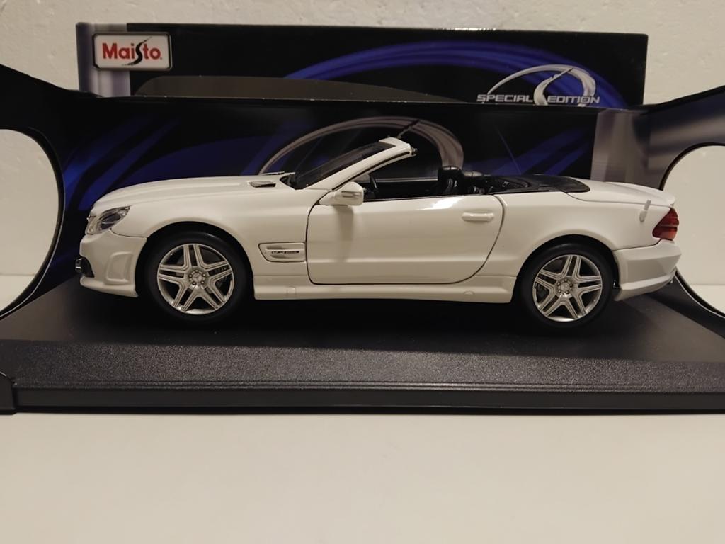 Mercedes Benz SL-55 cabriolet white Maisto metal 1:18 KRD, Hobby en Vrije tijd, Modelauto's | 1:18, Ophalen of Verzenden, Zo goed als nieuw