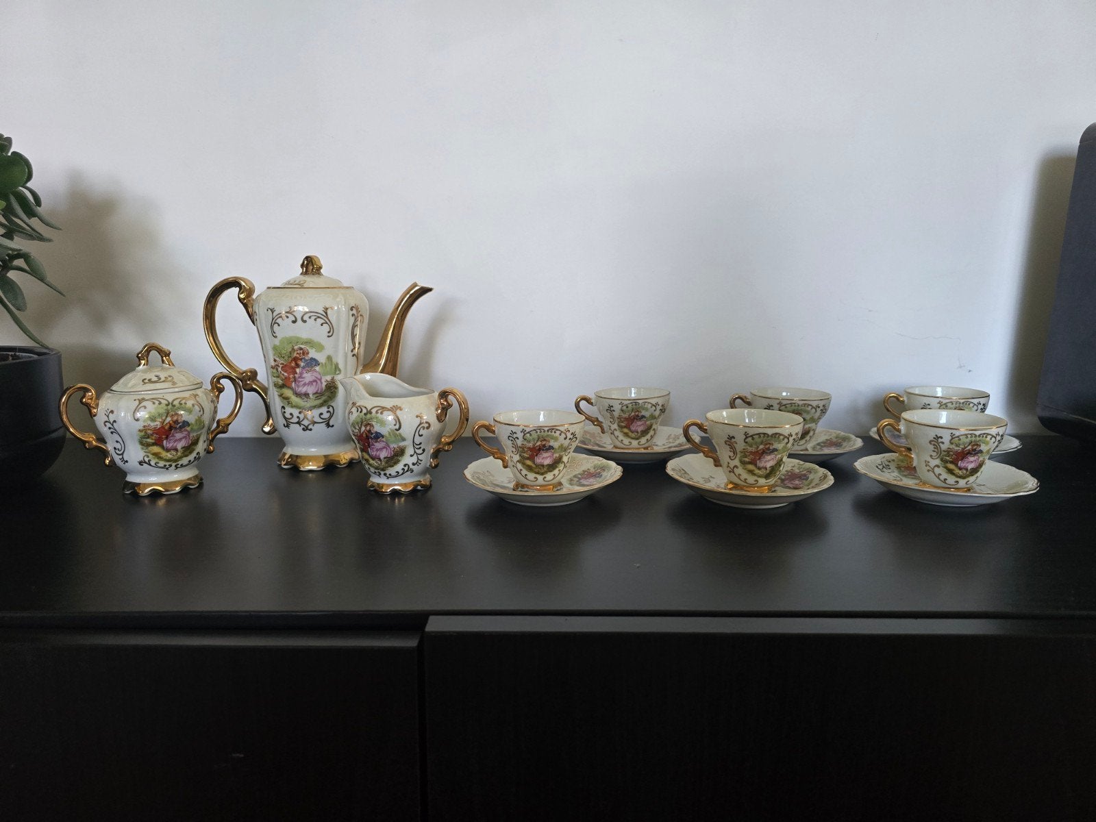 Edel Porselein Koffieservies 6 Persoons - Fragonard Stijl, Ophalen