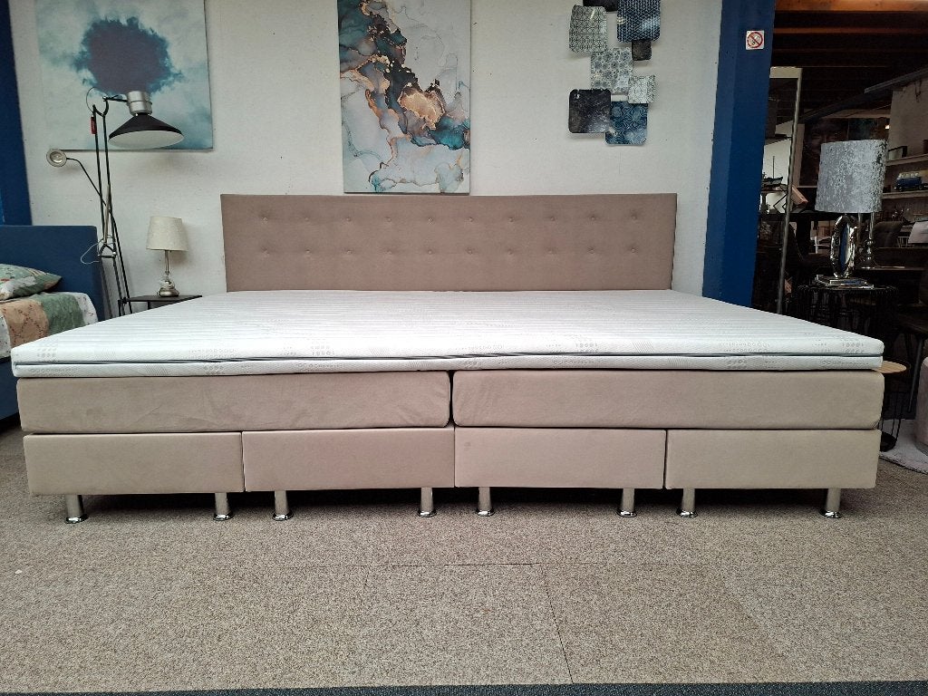 Familie Boxspring 280 cm Breed  Nu €2.850 | Ook Andere Maten, Huis en Inrichting, Slaapkamer | Boxsprings, Ophalen, ., ., Beige