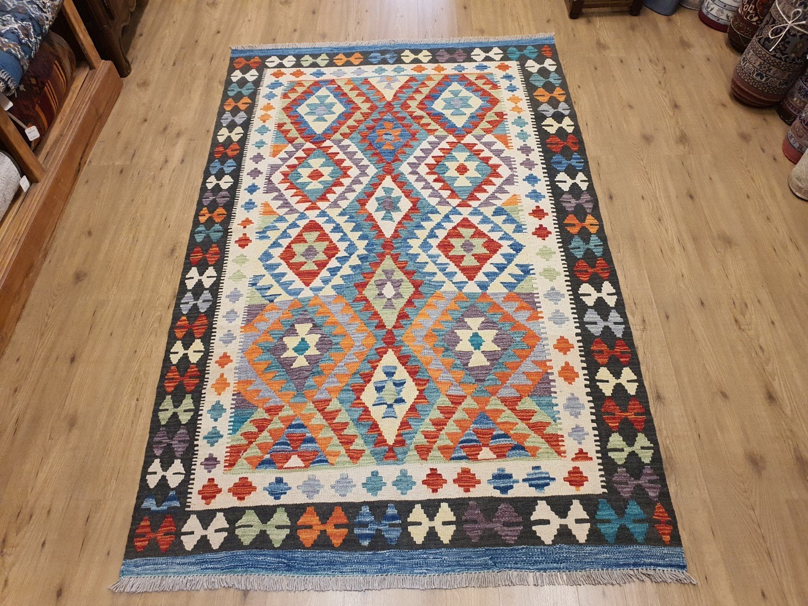 Handgeweven oosterse wollen kelim 242x150, Info@SlatsAntiek.nl, 150 tot 200 cm, Vof Slats Antiek, Ophalen of Verzenden