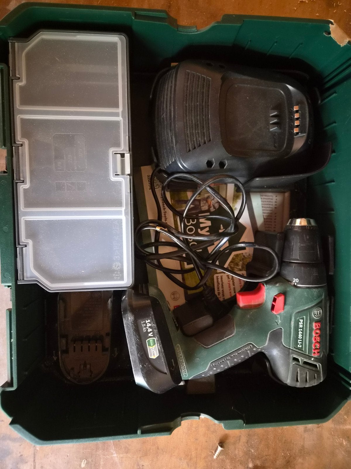 Bosch PSR 1440 LI-2 Accuboormachine met lader en koffer, Doe-het-zelf en Verbouw, Ophalen, Gebruikt, Variabele snelheid, Boor- en Schroefmachine