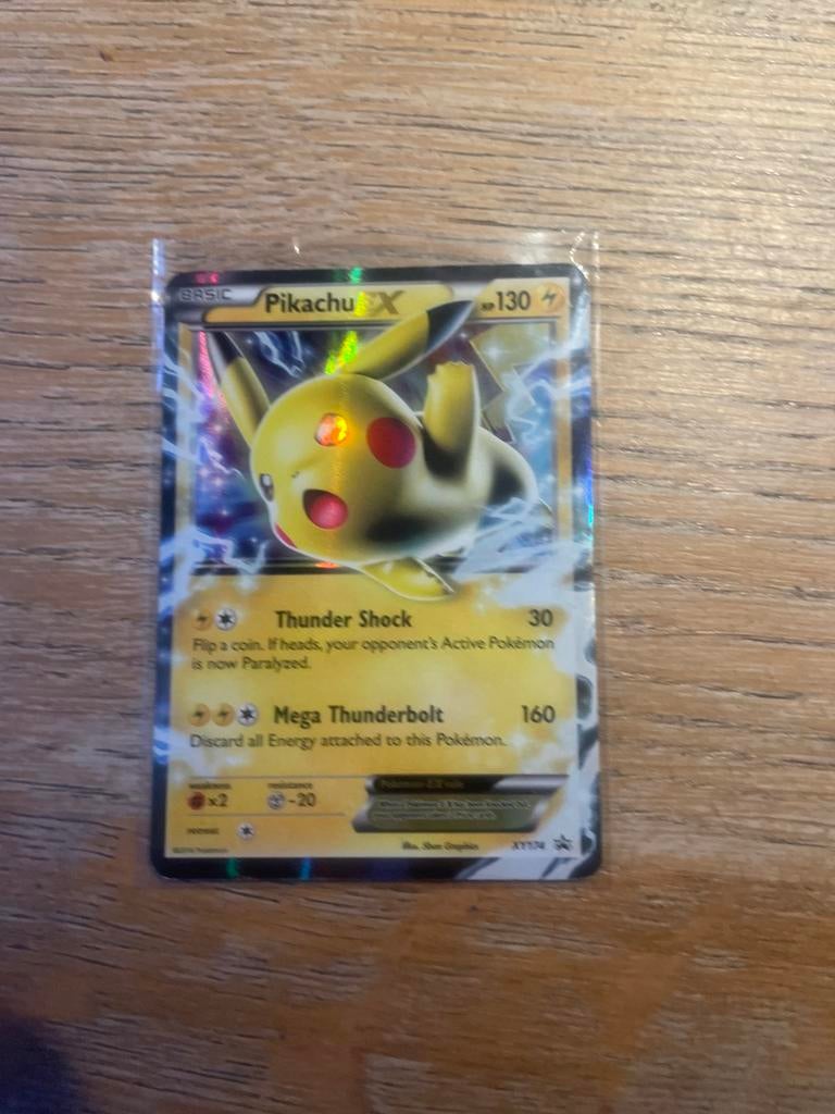 Pikachu EX Pokémon kaart uit 2016 - Zeldzaam!, Ophalen of Verzenden, Zo goed als nieuw, Losse kaart, Foil