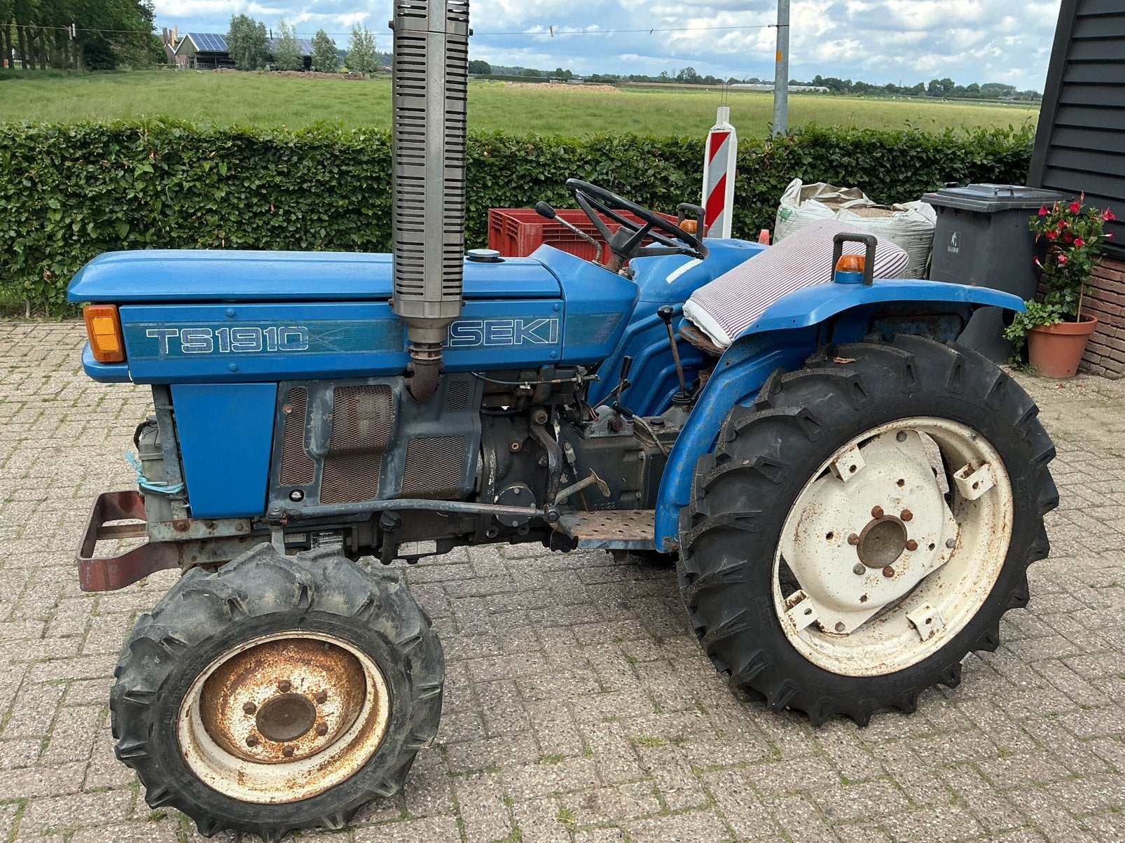 Mini tractor iseki 1910 nwe banden, Gebruikt, Tot 2500, Tot 80 Pk, Ophalen
