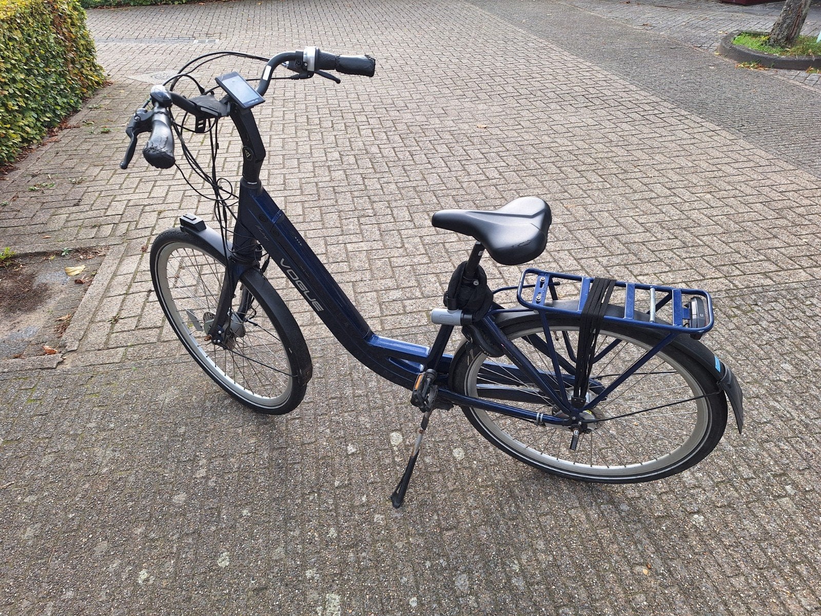 Vogue elektrische fiets - 4 jaar oud, goed onderhouden, Fietsen en Brommers, Ophalen, Gebruikt, 30 tot 50 km per accu, Overige merken