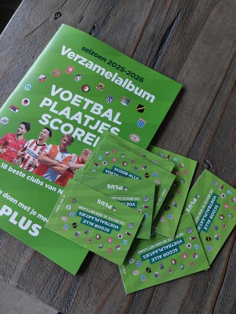 Voetbalplaatjes verzamelalbum PLUS seizoen 2025-2026, Verzamelen, Ophalen of Verzenden, Nieuw, Overige binnenlandse clubs, Poster, Plaatje of Sticker
