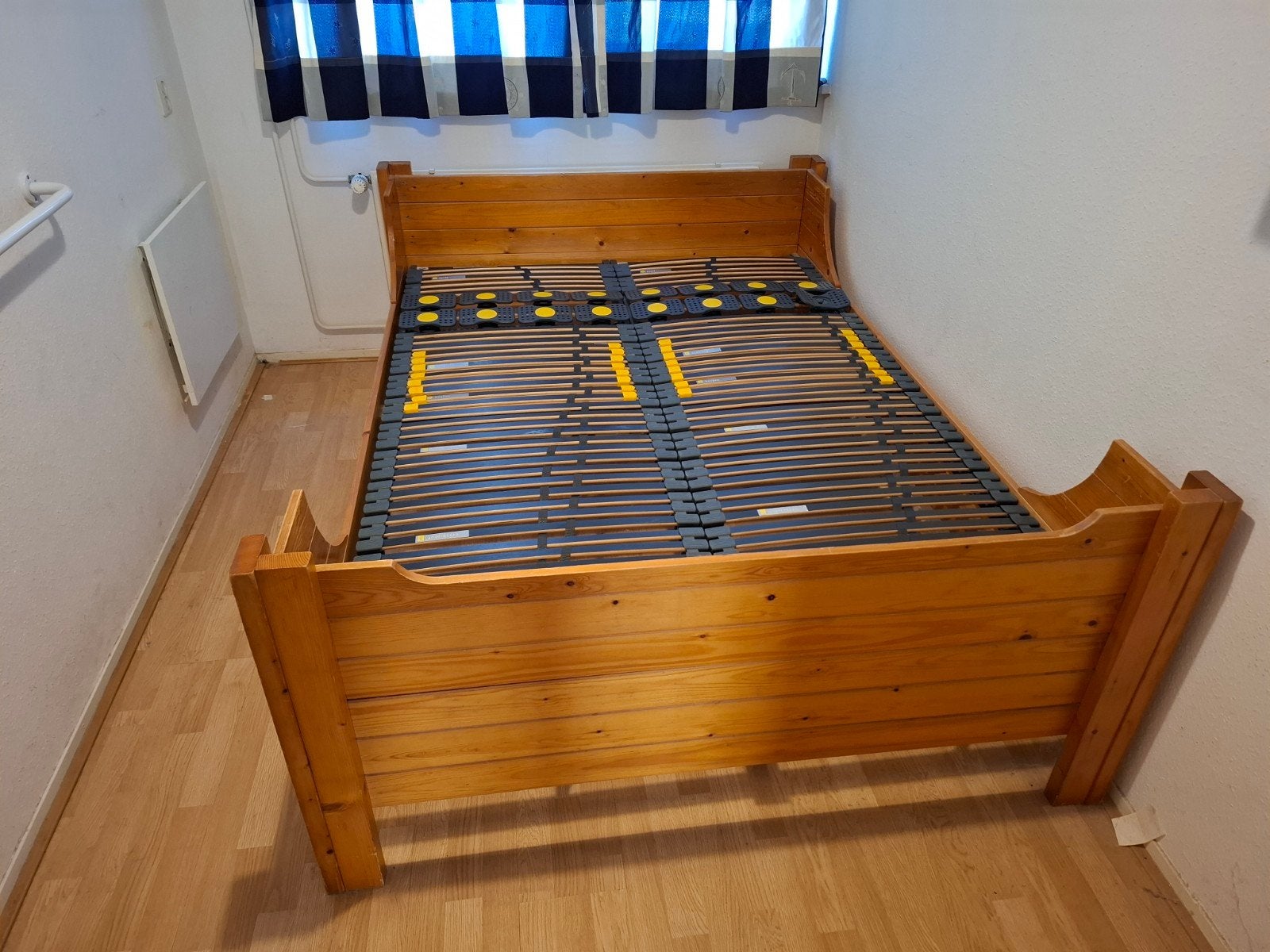 prachtig 2 persoons bed 150 x 210, Huis en Inrichting, Slaapkamer | Bedden, Ophalen, Twijfelaar, Hout, 210 cm