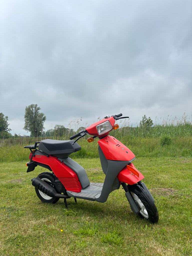 Benelli Scooty, Fietsen en Brommers, Scooters | Vespa, Gebruikt, Overige modellen, Tweetakt, Ophalen