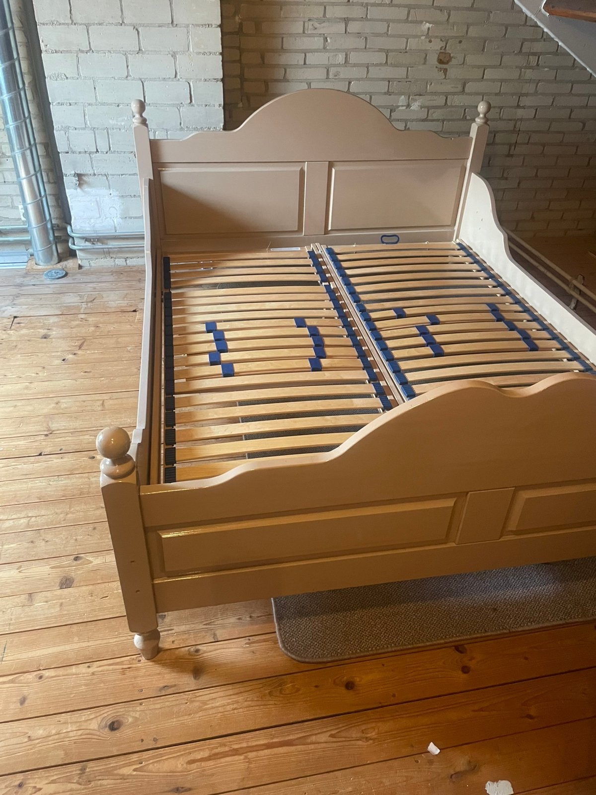 Tweepersoons bed, Bruin, Tweepersoons, Ophalen of Verzenden, Zo goed als nieuw