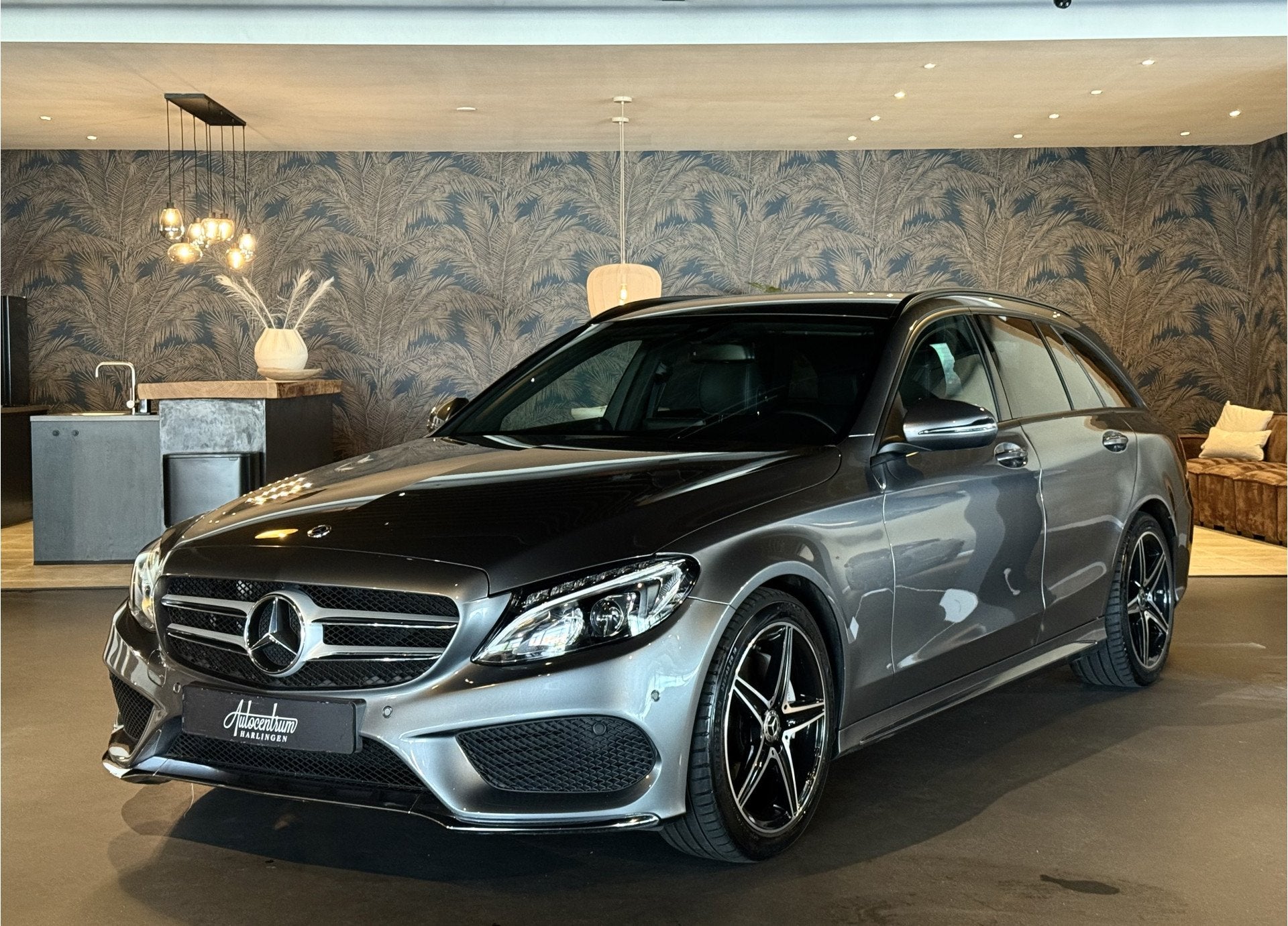 Mercedes-Benz C-Klasse Estate 180 I AMG I Night Pakket I Cam, Achterwielaandrijving, Leder en Stof, Automatische klimaatregeling